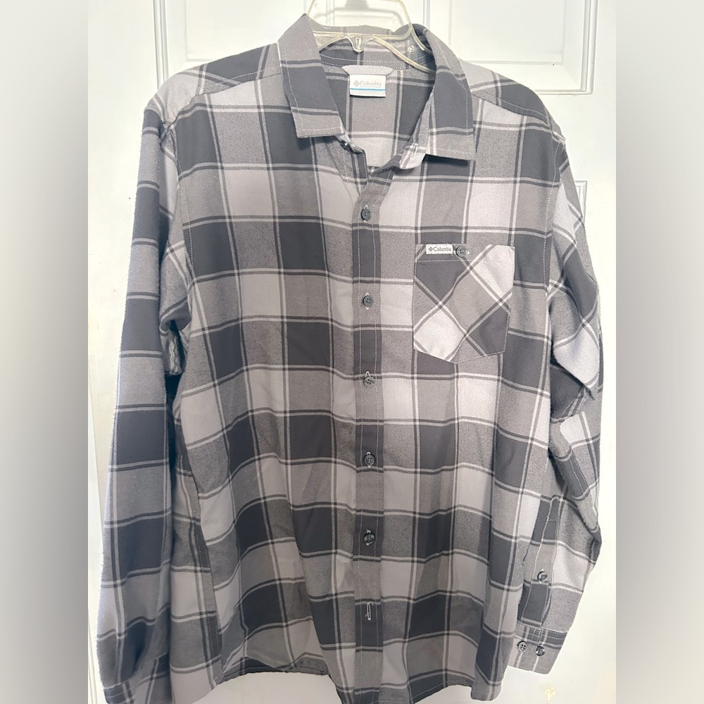 Men’s Columbia lightweight flannel shirt
